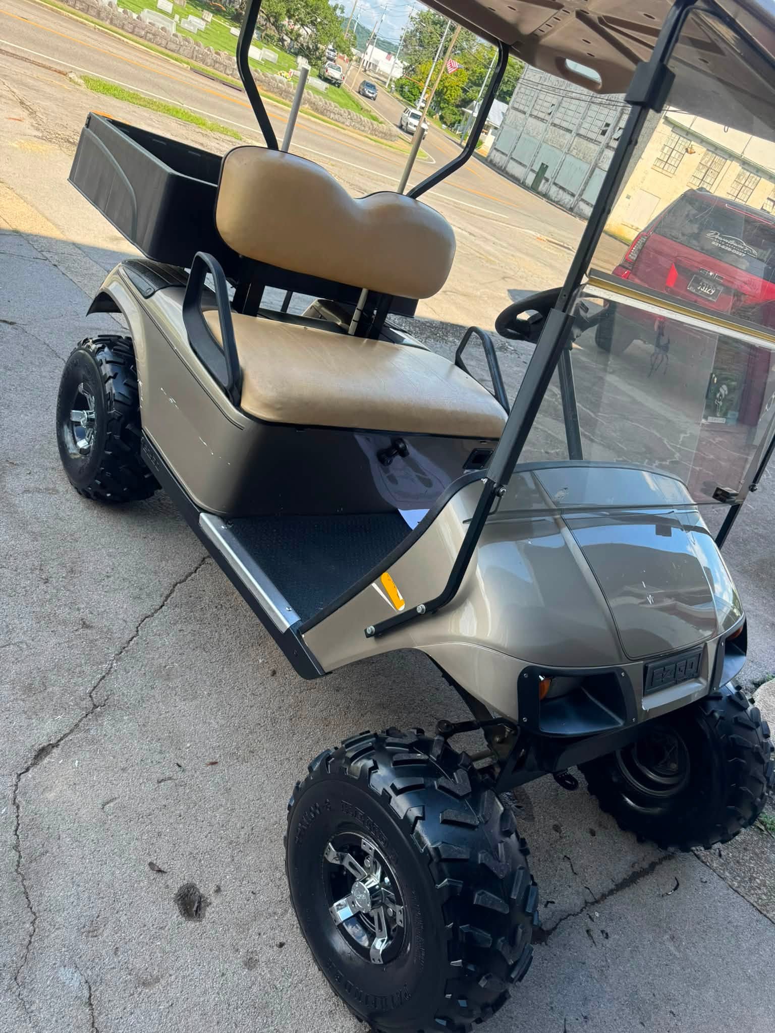 Detailed metallic golf cart